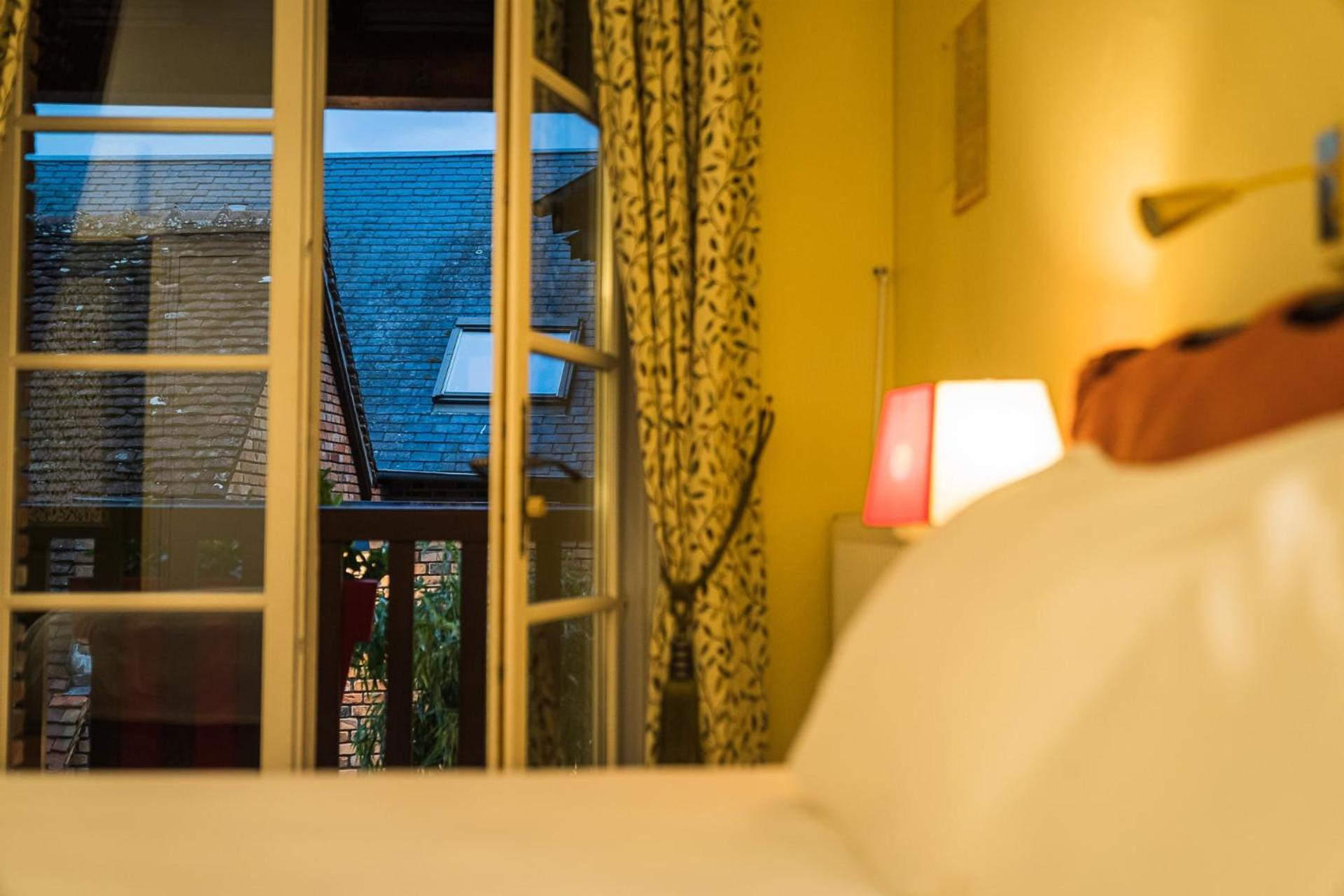 Logis Hotel Auberge Du Cheval Blanc Yvoy-le-Marron Экстерьер фото