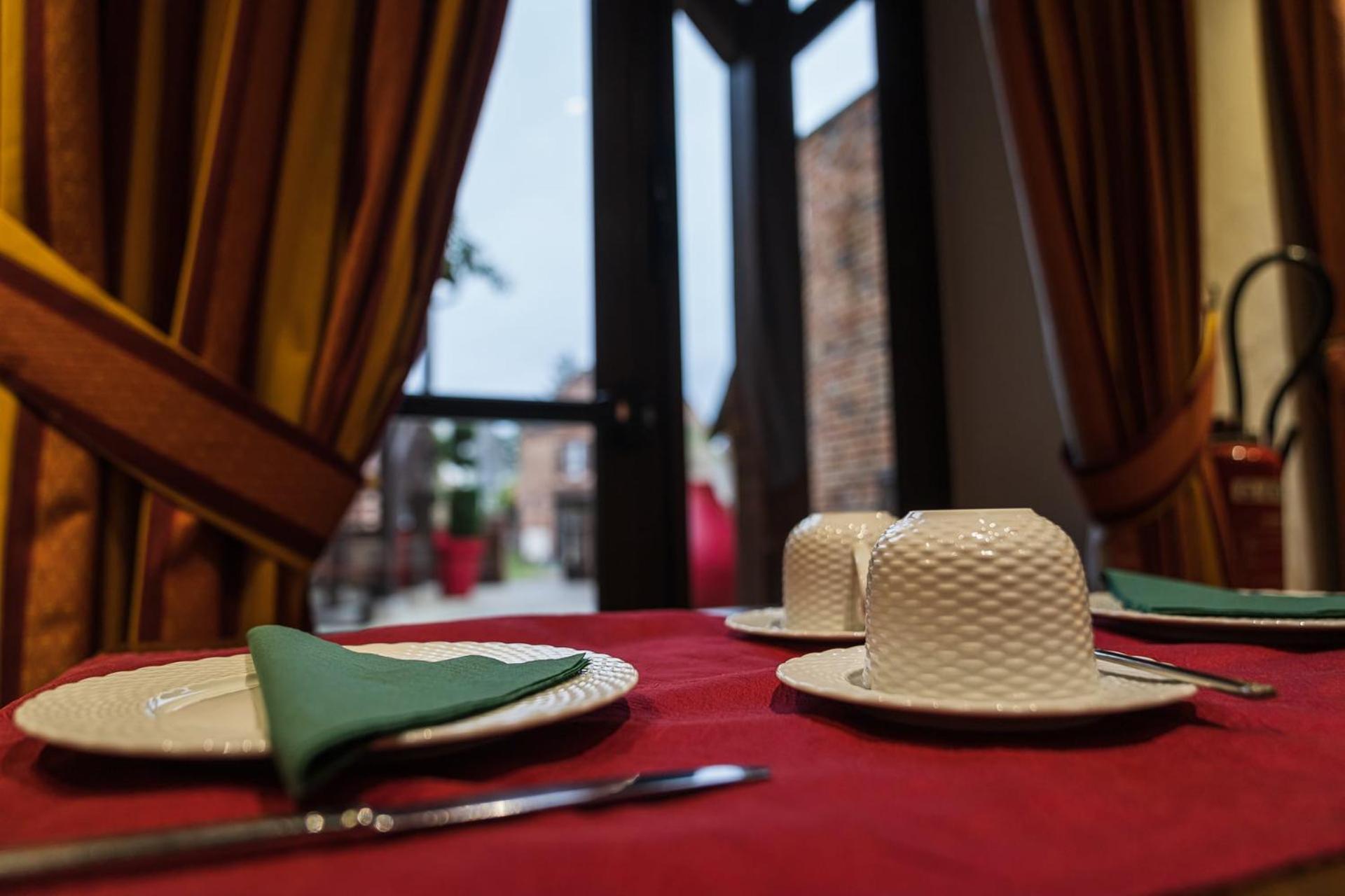 Logis Hotel Auberge Du Cheval Blanc Yvoy-le-Marron Экстерьер фото